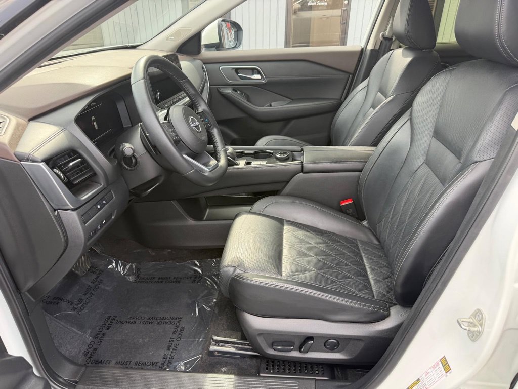 Used 2023 Nissan Rogue Platinum AWD/4WD image 14