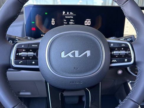 New 2026 Kia Carnival EX FWD image 25