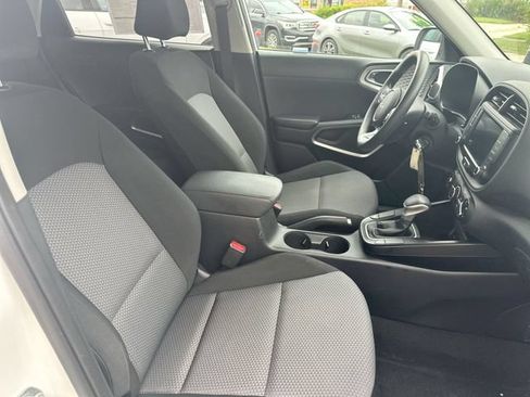Certified 2023 Kia Soul LX w/ LX Technology Package FWD image 26