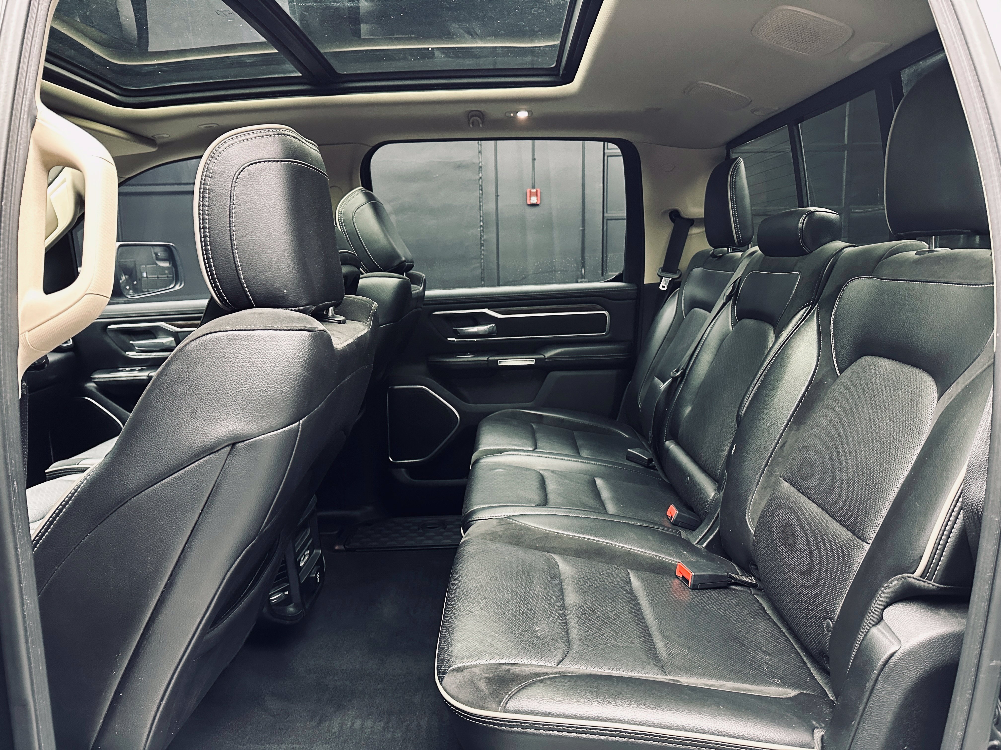 Used 2019 RAM 1500 Laramie AWD/4WD image 19