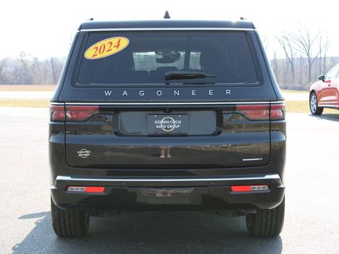 Used 2024 Jeep Wagoneer L Series II w/ Flexible Seating Group AWD/4WD image 8