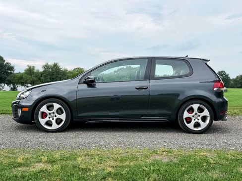 Used 2010 Volkswagen GTI 2-Door FWD image 15