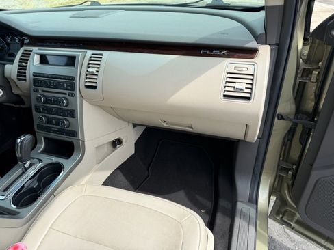 Used 2012 Ford Flex SEL w/ Equipment Group Order Code image 25