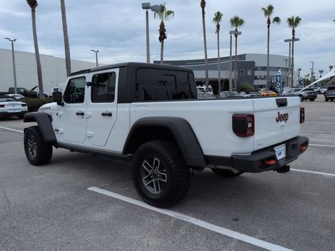Used 2024 Jeep Gladiator Mojave w/ Technology Group AWD/4WD image 6