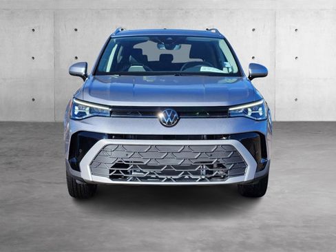 New 2025 Volkswagen Taos SE image 22