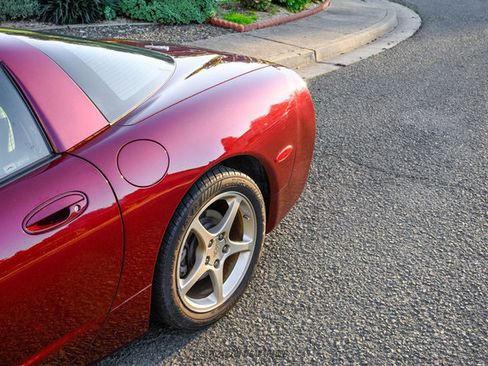 Used 2003 Chevrolet Corvette 50th Anniversary Edition w/ Preferred Equipment Group image 93