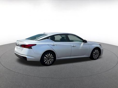 Used 2026 Nissan Altima 2.5 SV FWD image 12