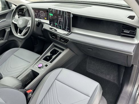 New 2026 Volkswagen Tiguan SE AWD/4WD image 12