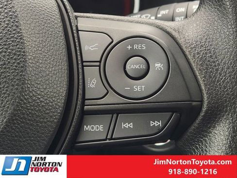 Used 2024 Toyota RAV4 XLE FWD image 29