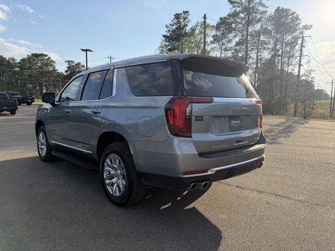 Used 2025 GMC Yukon Denali AWD/4WD image 4