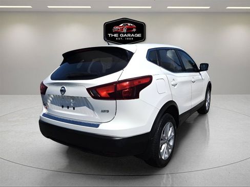Used 2018 Nissan Rogue Sport S w/ S Appearance Package AWD/4WD image 8