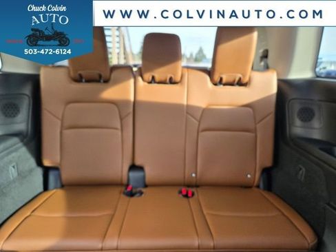 New 2025 Nissan Pathfinder Platinum w/ Black Appearance Package image 33