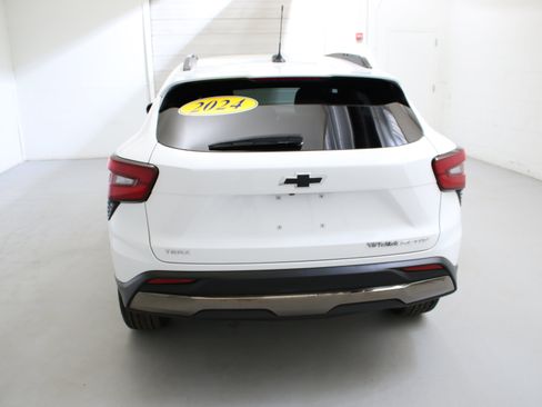 Used 2024 Chevrolet Trax ACTIV w/ Driver Confidence Package FWD image 8