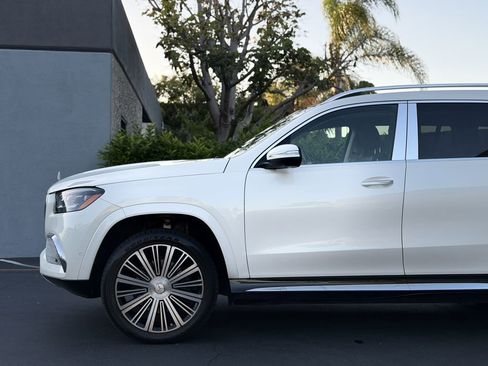 Used 2021 Mercedes-Benz Maybach GLS 600 4MATIC image 8
