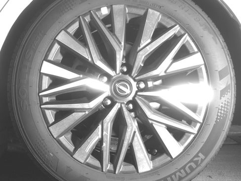 Used 2025 Nissan Altima 2.5 SV FWD image 14