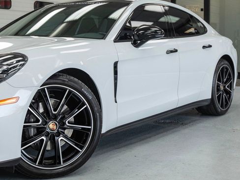 Used 2021 Porsche Panamera image 13