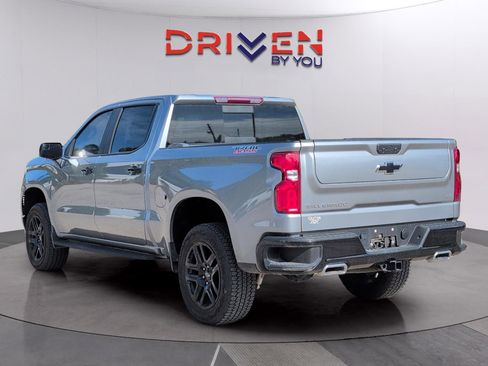 Used 2025 Chevrolet Silverado 1500 LT Trail Boss w/ Convenience Package II image 3