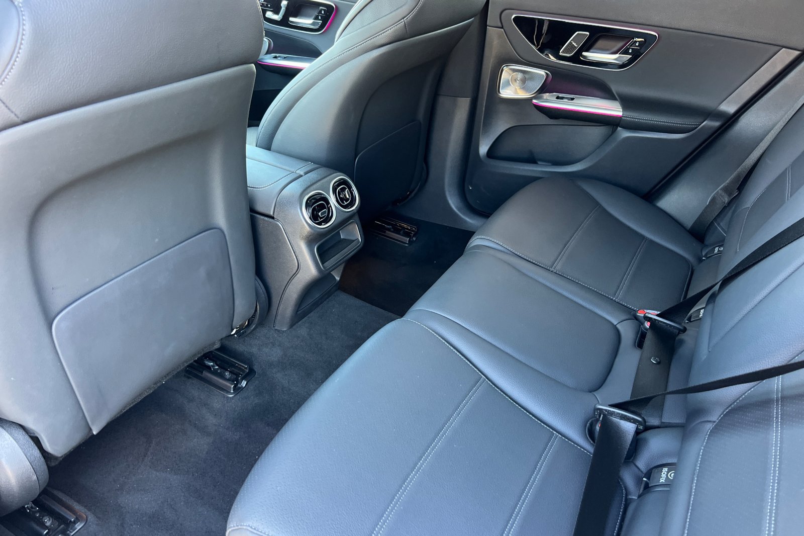 Used 2026 Mercedes-Benz GLC 300 image 4