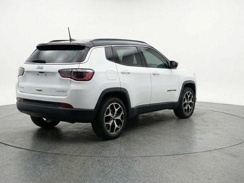Used 2025 Jeep Compass Limited image 9