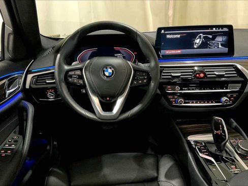 Used 2022 BMW 530i xDrive w/ Convenience Package AWD/4WD image 4