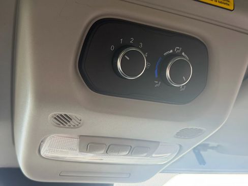 Used 2020 Ford Transit 350 XL image 8