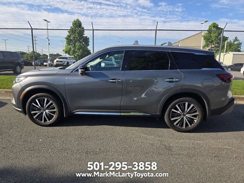Used 2023 INFINITI QX60 Sensory w/ Vision Package AWD/4WD image 2