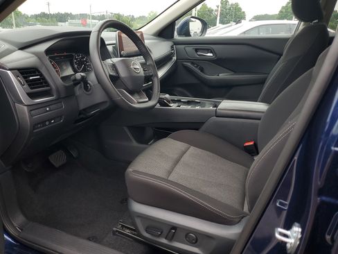 Used 2025 Nissan Rogue SV FWD image 15