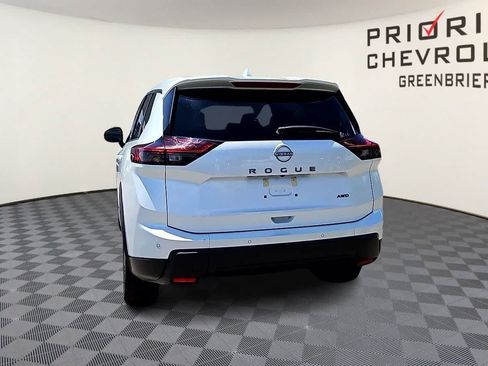 Used 2025 Nissan Rogue SV AWD/4WD image 7