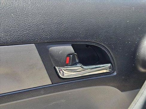 Used 2011 Honda CR-V LX image 7