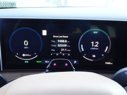 Used 2024 Hyundai Santa Fe Limited image 6