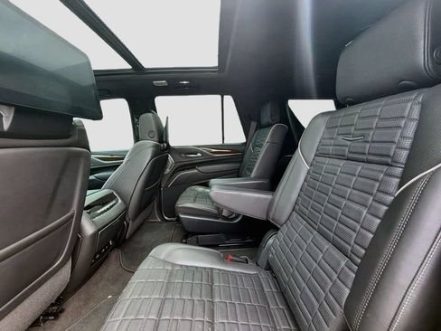 Used 2023 Cadillac Escalade Sport Platinum w/ Heavy-Duty Trailer Package AWD/4WD image 26