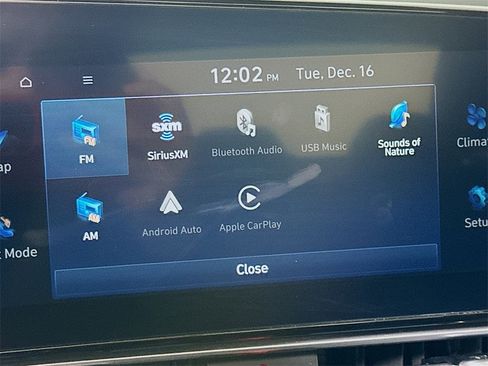 Used 2024 Hyundai Elantra SEL image 28