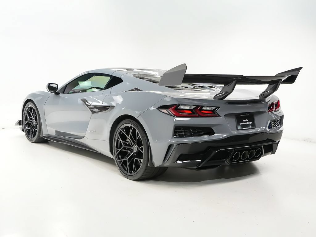 Used 2025 Chevrolet Corvette ZR1 w/ ZR1 Carbon Fiber Aero Package RWD image 3