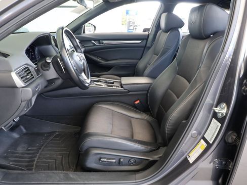 Used 2018 Honda Accord Sport image 13