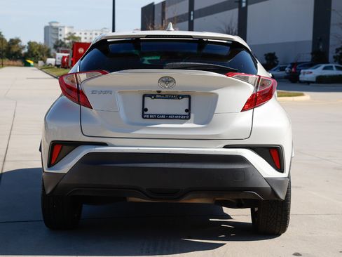 Used 2020 Toyota C-HR XLE image 7