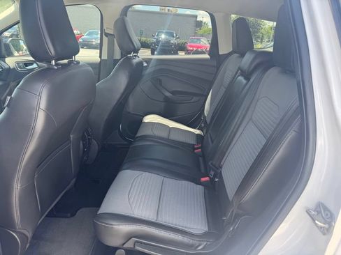 Used 2018 Ford Escape SE w/ SE Sport Appearance Package AWD/4WD image 12