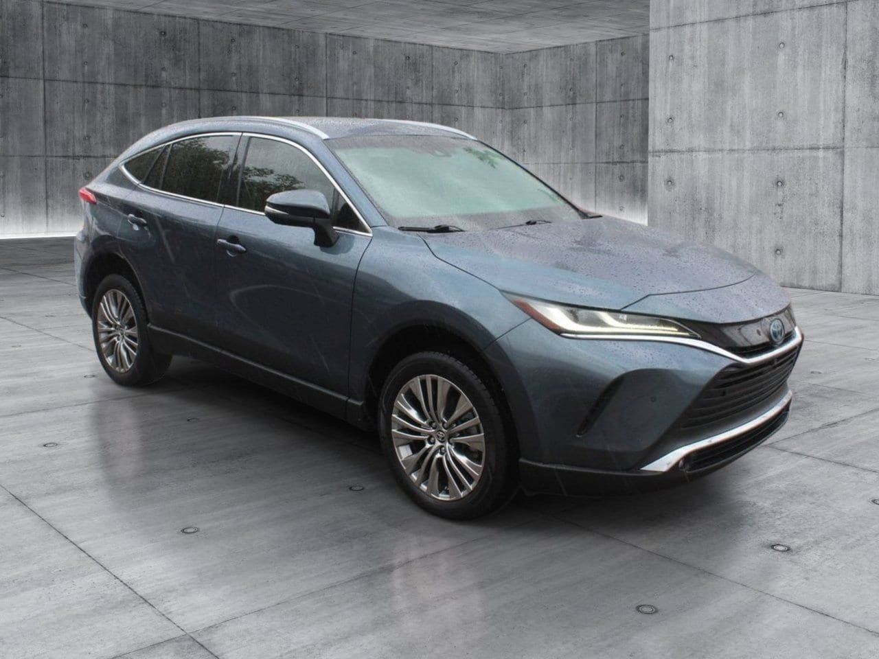 Used 2022 Toyota Venza Limited AWD/4WD image 7