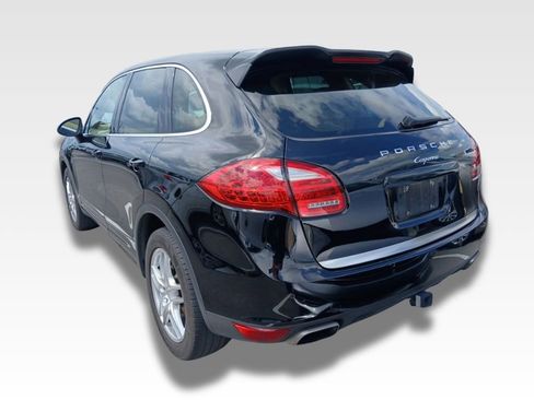 Used 2014 Porsche Cayenne AWD/4WD image 3