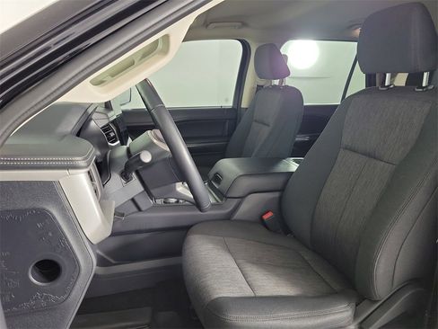 Used 2022 Ford Expedition XLT image 15