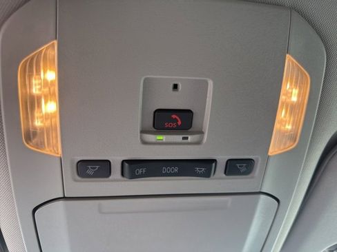 Used 2024 Toyota Highlander LE image 18