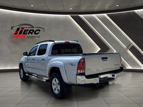 Used 2005 Toyota Tacoma PreRunner RWD image 9