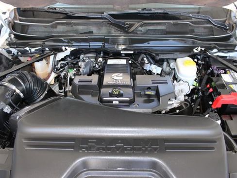 Used 2024 RAM 2500 Big Horn w/ Off Road Package AWD/4WD image 30