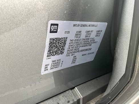 New 2025 Chevrolet Suburban High Country image 32