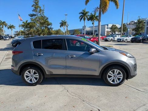 Used 2017 Kia Sportage LX image 3