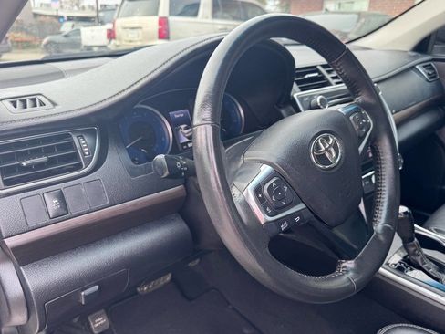Used 2017 Toyota Camry XLE image 15