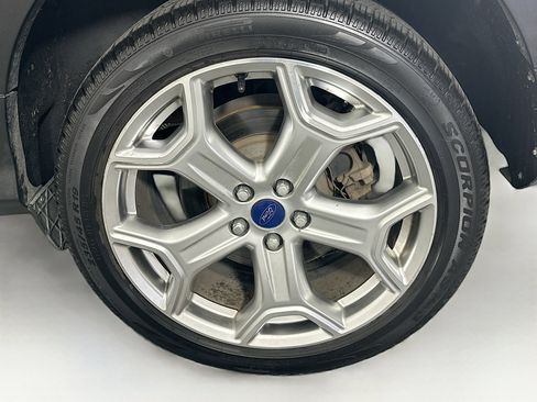 Used 2018 Ford Escape Titanium w/ Ford Safe & Smart Package AWD/4WD image 11