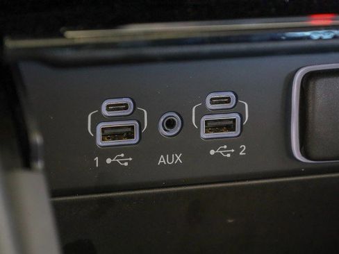 Used 2023 Jeep Grand Cherokee Limited image 20