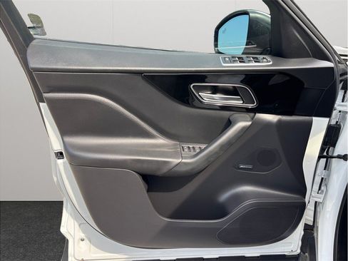 Used 2019 Jaguar F-PACE Premium AWD/4WD image 24