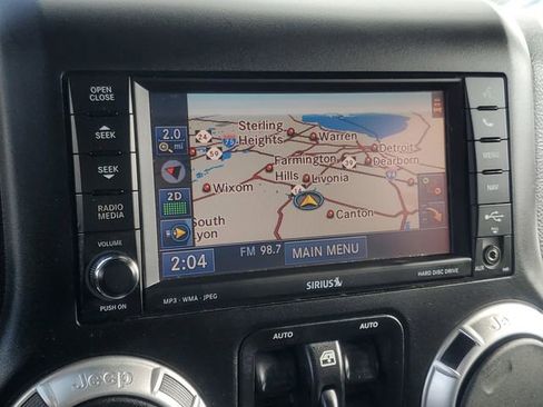 Used 2015 Jeep Wrangler Unlimited Rubicon w/ Connectivity Group image 22