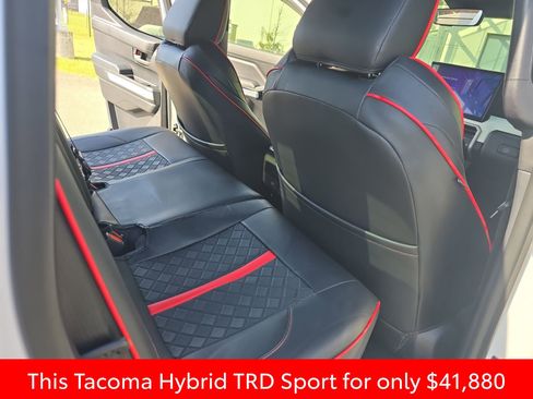 Used 2024 Toyota Tacoma TRD Sport w/ TRD Sport Upgrade Package image 18